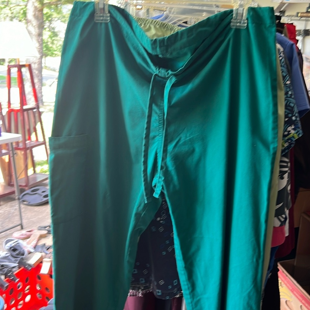 ICUBarco Scrubs. Excellent condition.